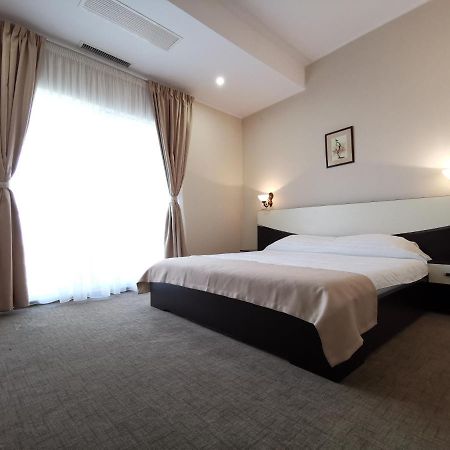 Hotel New Derby كونستانتا المظهر الخارجي الصورة
