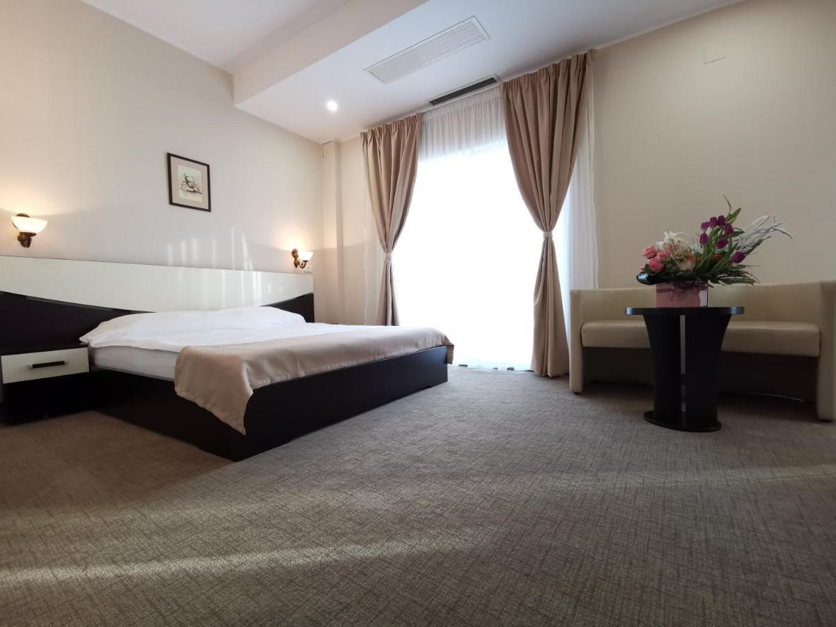 Hotel New Derby كونستانتا المظهر الخارجي الصورة